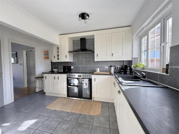 Cherry Tree Close, Yaxley photo 4