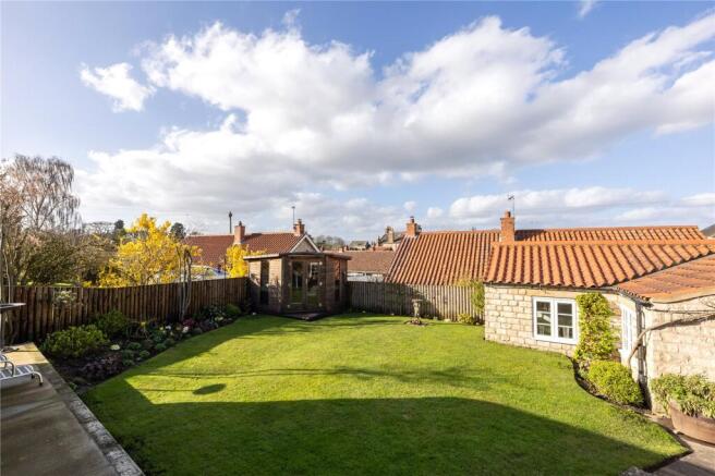 3 bed Detached for sale Image 8