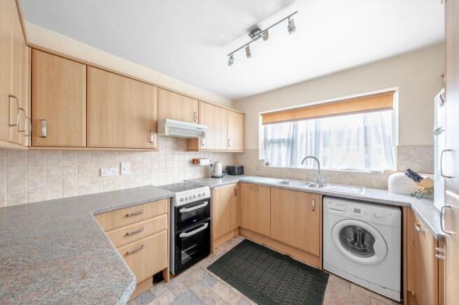 Redhill Road, Harrogate, HG1 photo 2