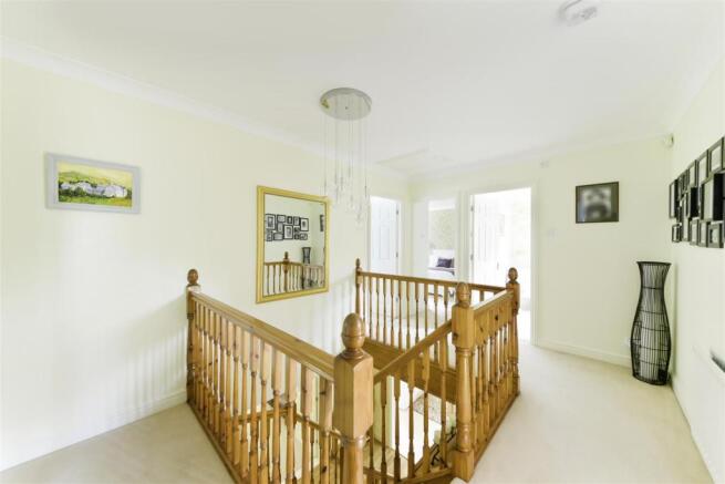 HOLSART CLOSE, 6-46.jpg