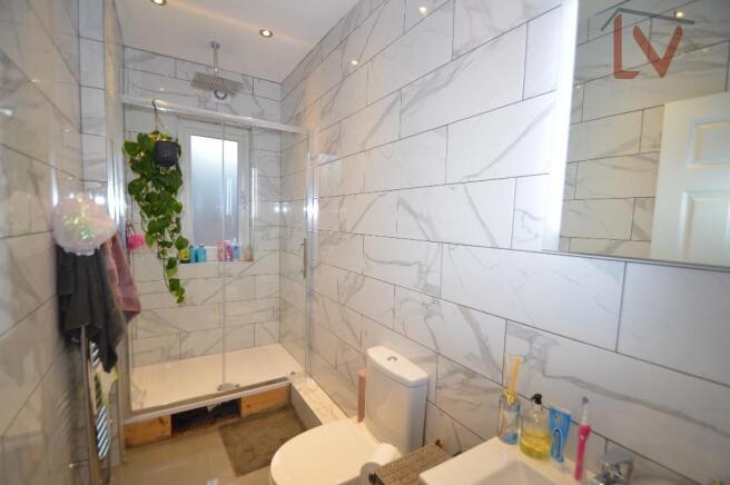 5 bed Terraced to rent Image 12