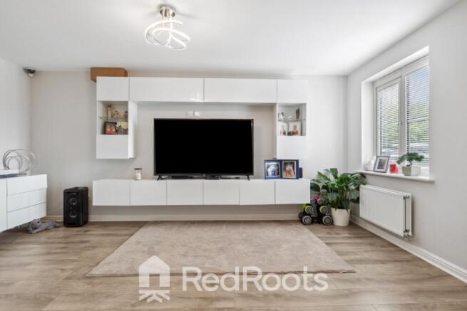 3 bed Semi-Detached for sale Image 8