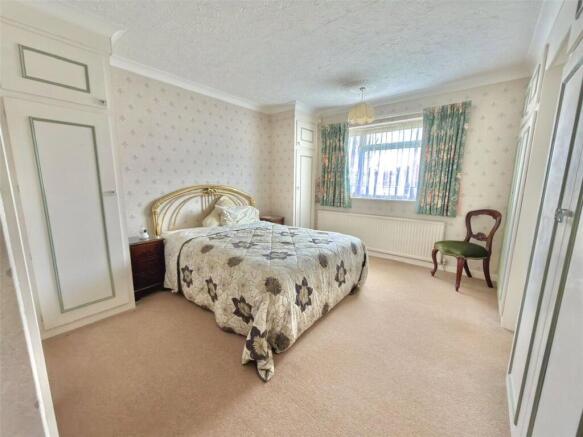 Principal ensuite bedroom