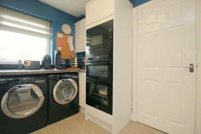 3 bed Semi-Detached for sale Image 7