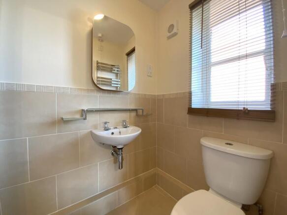 3 bed Semi-Detached to rent Image 8