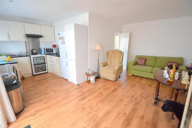 43BRAMBLEKITCHEN.JPG