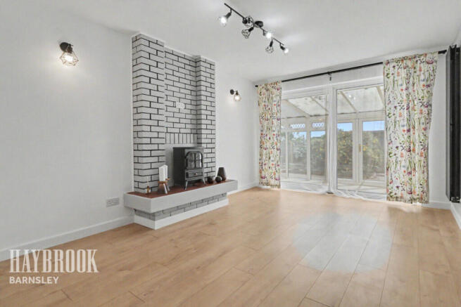 3 bed Semi-Detached Bungalow for sale Image 4