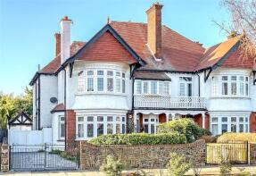 25, The Broadway, Thorpe Bay, Southend-on-sea SS1 3HG