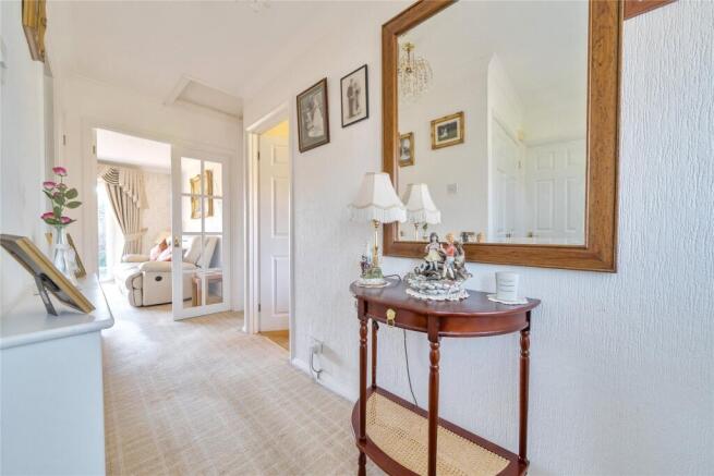 Hilborough Way, Farnborough Vilage photo 2
