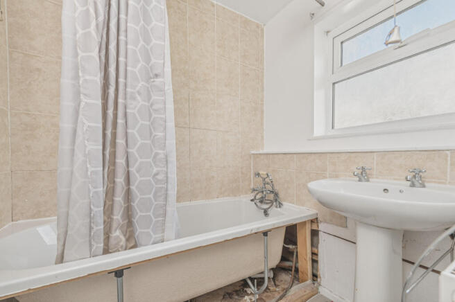 3 bed Terraced for sale Image 8