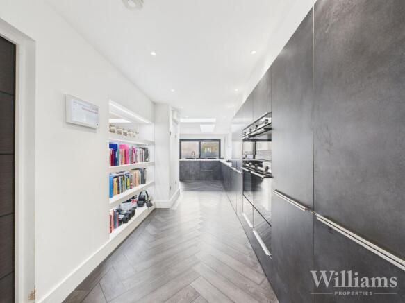 Kitchen / Living Area