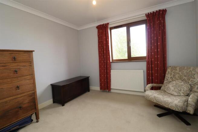 4 bed Detached for sale Image 10