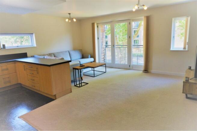 Lounge / Kitchen