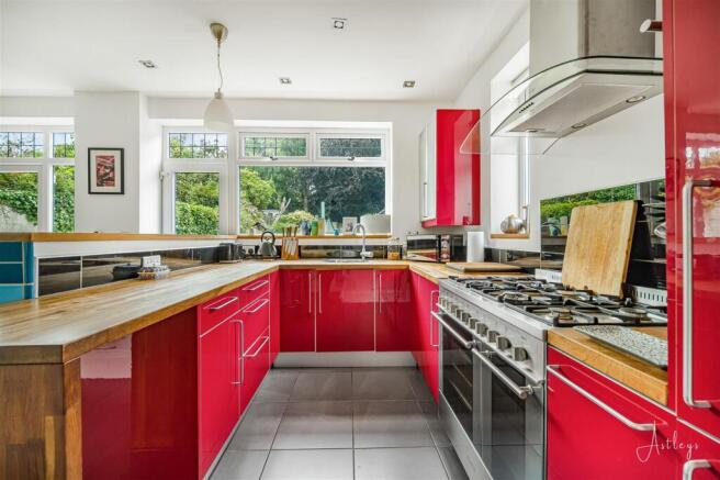 Kitchen/Dining Room