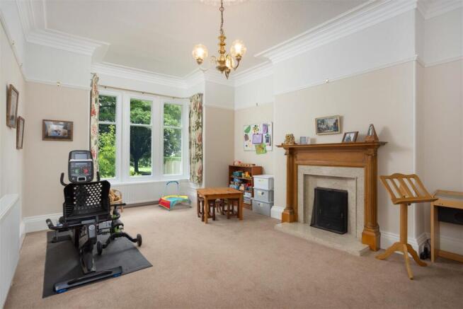 7 bed Detached for sale Image 7
