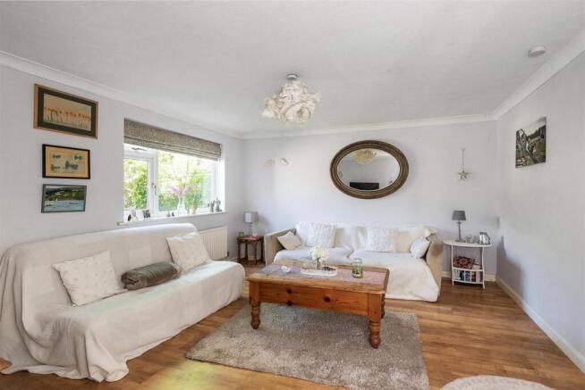 111 Deakin Leas, TN11 2JT 003.jpg