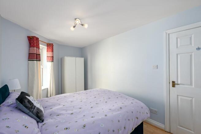 2 bed Flat for sale Image 7