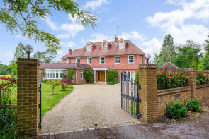 Halfpenny House, Park Road, Horsham RH13 0SD