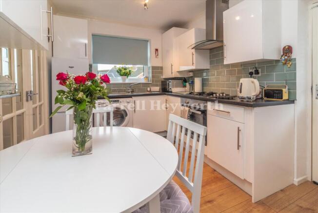 Kitchen image 3