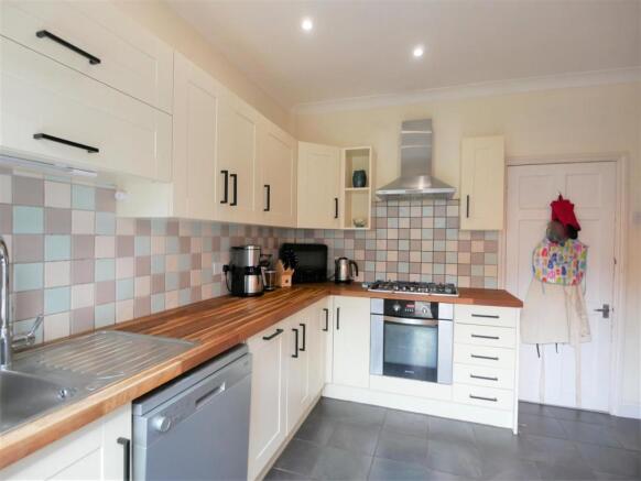 kitchen 4.JPG