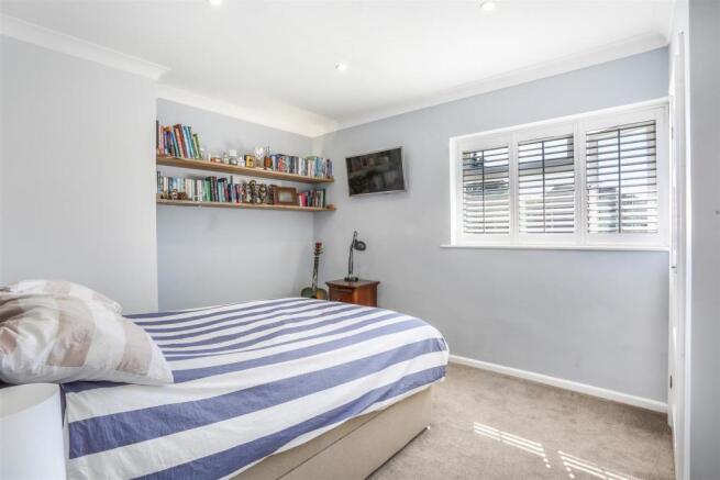Bedroom 1.jpg