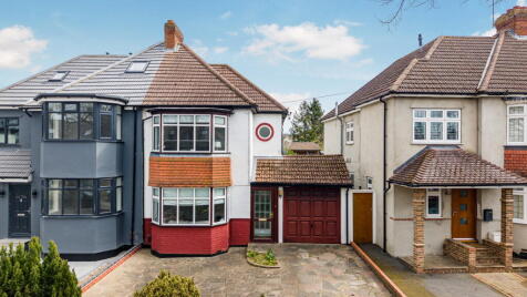 Lime Tree Walk, Coney Hall Village, West Wickham, BR4 9EB