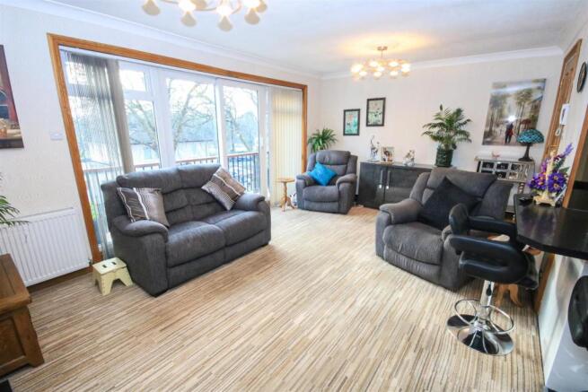 OPEN PLAN LIVING ROOM
