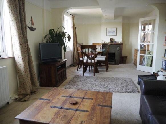 Sitting/dining room