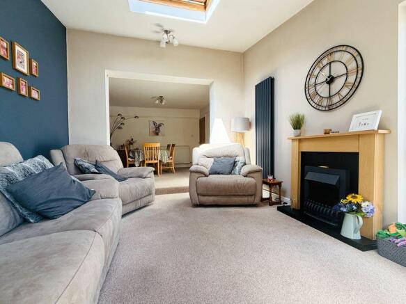 3 bed Semi-Detached for sale Image 7