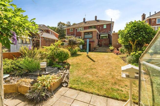 3 bed Semi-Detached for sale Image 4
