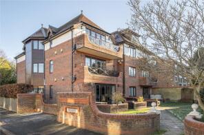6, Kings Chase View, The Ridgeway, Enfield EN2 8LG