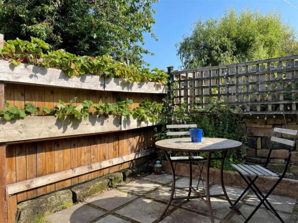 2 bed Terraced for sale Image 2