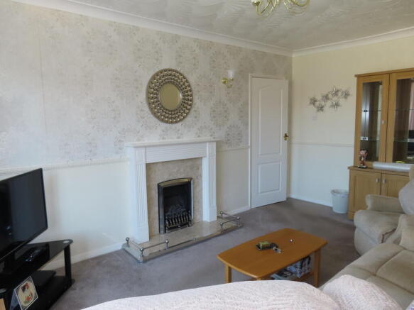 2 bed Semi-Detached Bungalow for sale Image 6