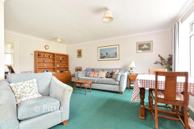 Lounge/ Dining Room
