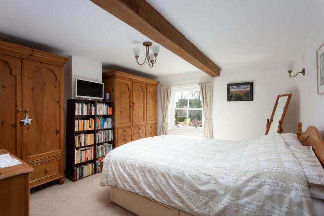 4 bed House for sale Image 10