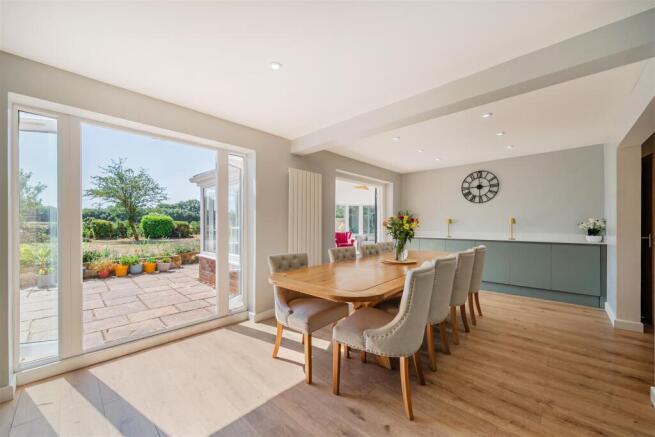 Kitchen / Dining