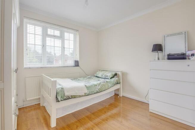 33 Shelburne Road, HP12 3NQ-1.jpg