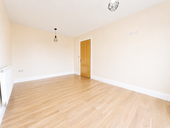 4 bed Semi-Detached for sale Image 9