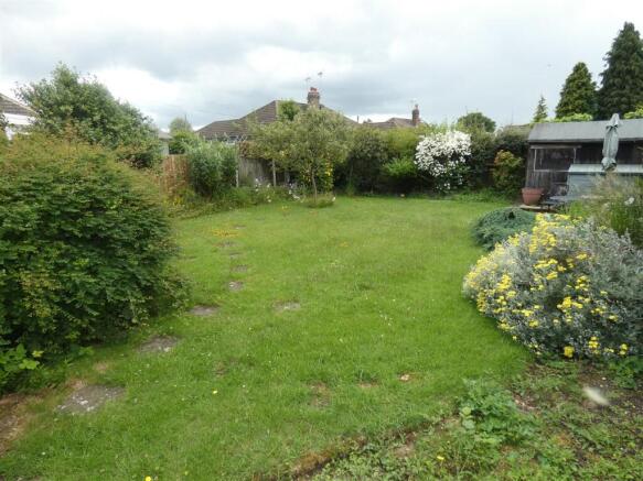 garden 2 wilsthorpe.JPG