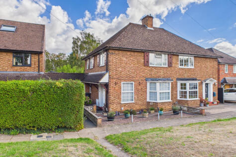 Castle Mead, Boxmoor, HP1