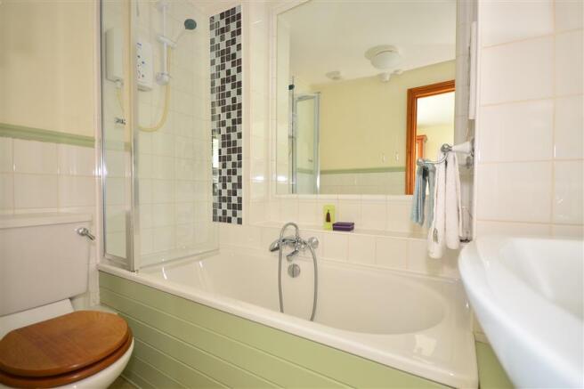 En-Suite Bathroom