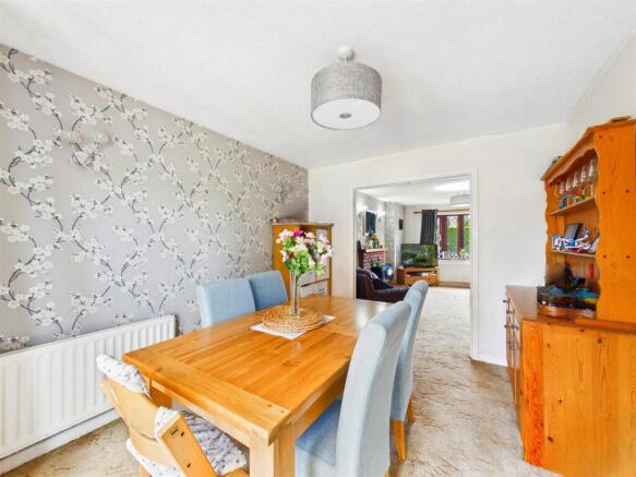 9 Oaklands Drive, Whittington, Oswestry photo 4