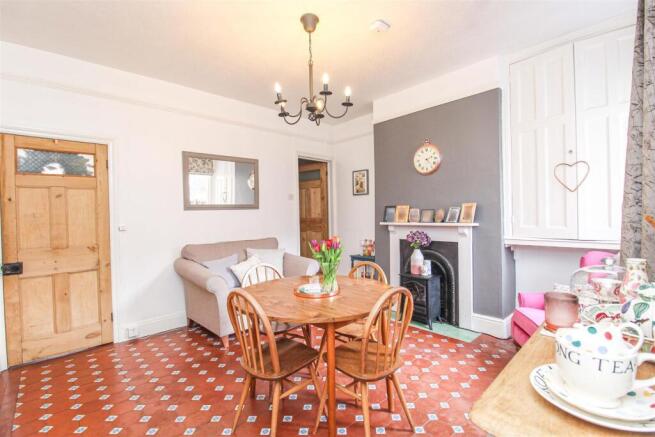 87 Shirburn Road Dining Room.jpg