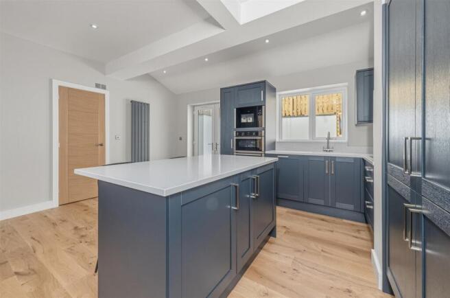 3 bed Semi-Detached for sale Image 9