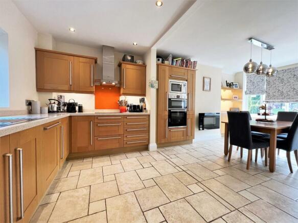 kitchen dining room...jpg