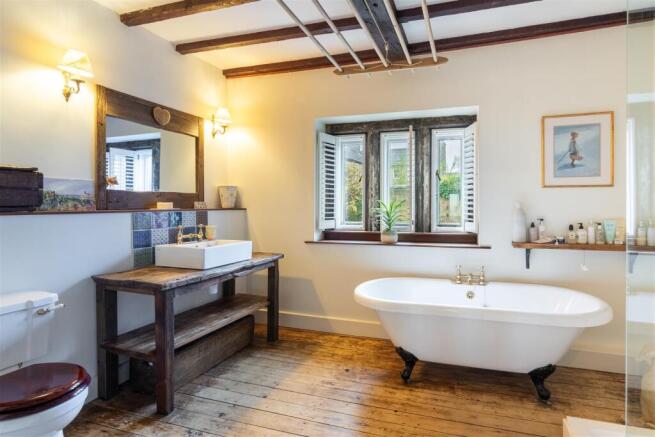 5 bed Terraced for sale Image 7