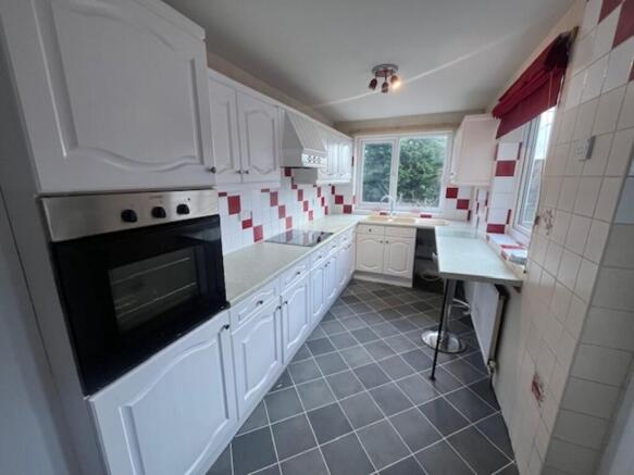 3 bed Semi-Detached to rent Image 9