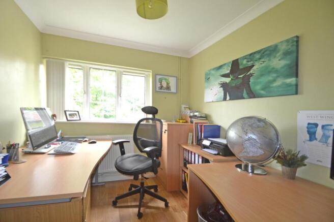 Bedroom 6/Study