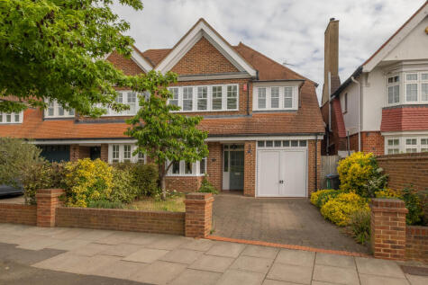 Wellesley Road, Twickenham, TW2