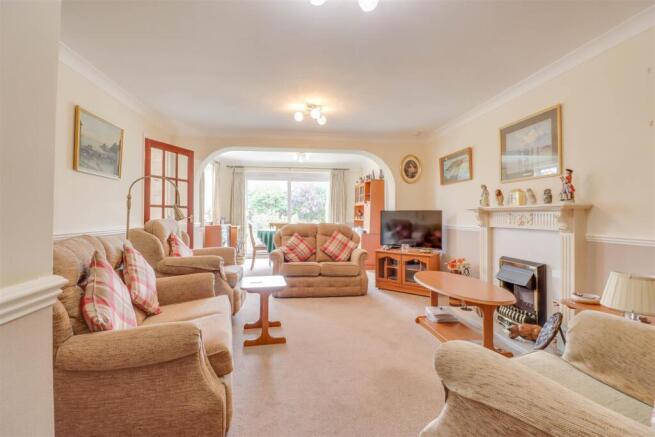 Toppesfield Avenue, Wickford photo 4